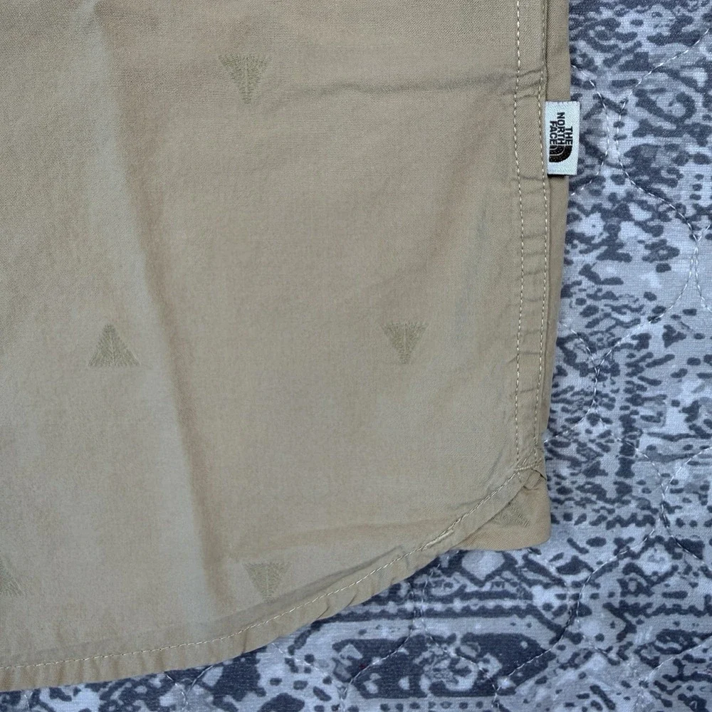 The North Face Bay Trail Jacquard Shirt Men's Medium Tan Hiker Graphic Print
